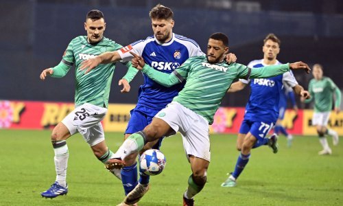 Dinamo i Hajduk bez golova na Maksimiru; pogledajte zašto je VAR poništio gol Modrima