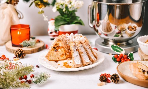 Ne znate što napraviti s viškom bjelanjaka u hladnjaku? Isprobajte ovaj sočan i prozračan kuglof