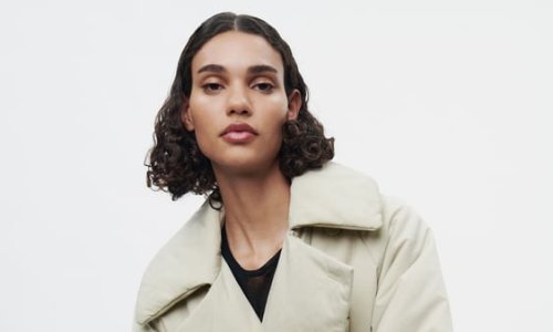 Topla jakna iz Zare koju ćete poželjeti u svom ormaru jer ne dodaje kilograme