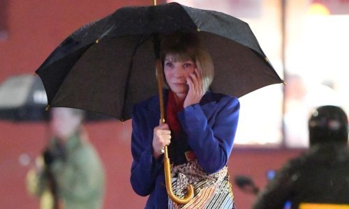 Ni kiša nije mogla uništiti efektno izdanje najmoćnije žene modnog biznisa