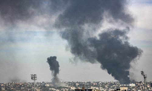 Izrael okružio Kan Junis: Gađaju područje oko bolnica, ljudi traže nova skloništa