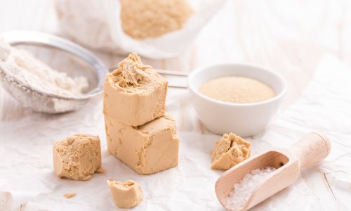 Znate li koliko je suhog kvasca potrebno da zamijeni svježi i koja je razlika između njih?