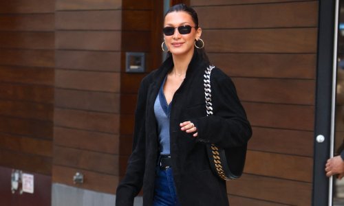 Hit čizme i obične traperice njoj su dovoljne da izgleda kao milijun dolara