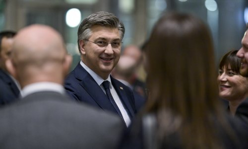 Čestitka premijera Plenkovića: Najavio rast plaća, mirovina i socijalnih naknada