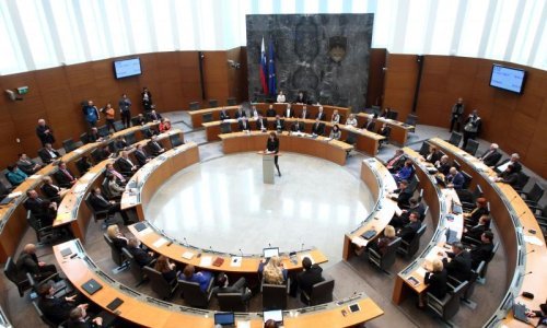 Slovenski parlament radi do svibnja, počela neformalna predizborna kampanja