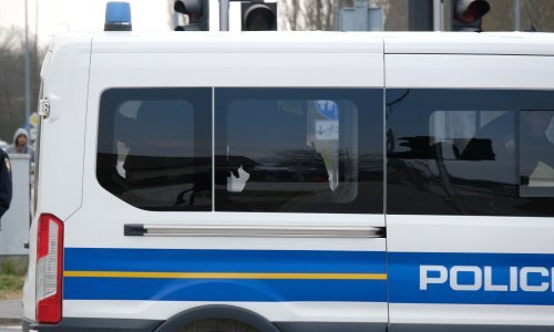 Zaposlenik MVEP-a u obiteljskoj kući s dvojicom Indijaca skrivao devet migranata