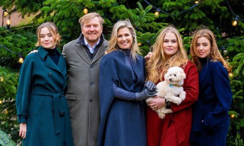 Neobična božićna čestitka kraljevske obitelji: Ove godine pridružio im se i najslađi član