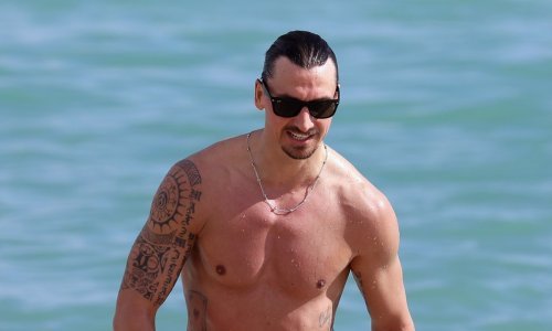 Kakvi prizori! Zlatan Ibrahimović pokazujući tetovaže i isklesano tijelo priredio pravi spektakl