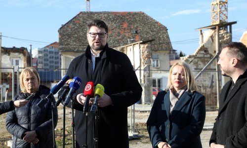 Grbin u Petrinji: Nije Milanović ukrao Božić, nego oni koji kradu milijarde