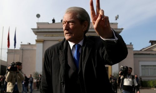 Bivši albanski premijer završio u kućnom pritvoru nakon optužbi za korupciju