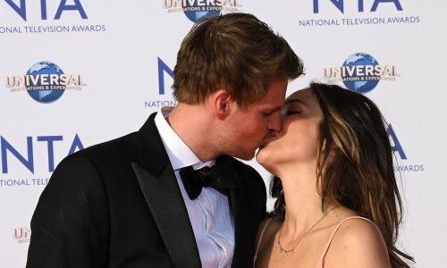 Spektakularna vjenčanica zvijezde Netflixove serije sve je oborila s nogu