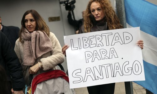 Iran oslobodio Španjolca uhićenog prije 14 mjeseci jer je fotografirao grob Mahse Amini