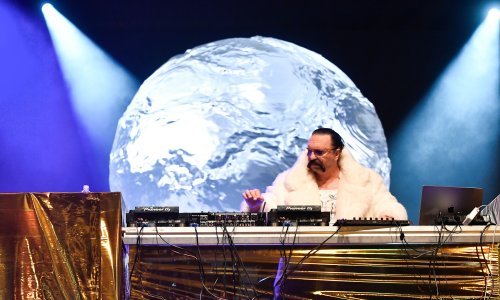 Ludi ulazak u novu godinu: Let 3 napravio spektakl u Zagrebu na prepunom Trgu