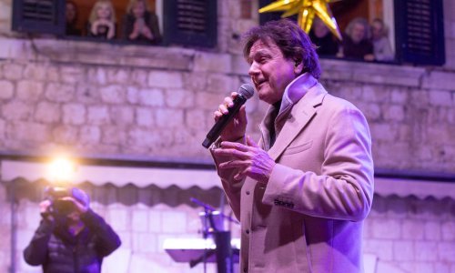 Bio i ostao šarmer: Ovako je Čolić uveo Dubrovčane u novu godinu