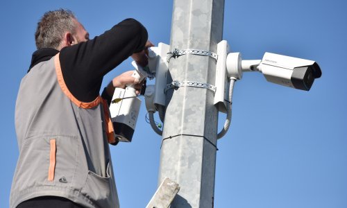 Počela instalacija novih kamera na cestama, snimat će i unutrašnjost automobila
