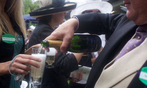 Gornji dom britanskog parlamenta kupio 1589 boca šampanjca za više od 100.000 eura