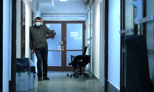 Više novozaraženih od koronavirusa, Kaić pojasnio kada ostati doma i kada nositi masku