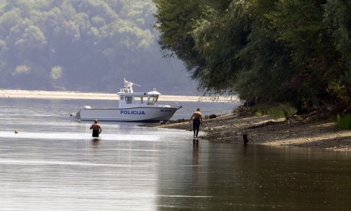 Teretni brod udario u most kod Iloka, zatvoren granični prijelaz sa Srbijom