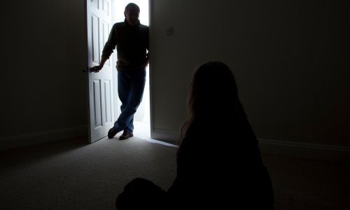 Djed u Dalmaciji šest godina spolno zlostavljao maloljetnu unuku