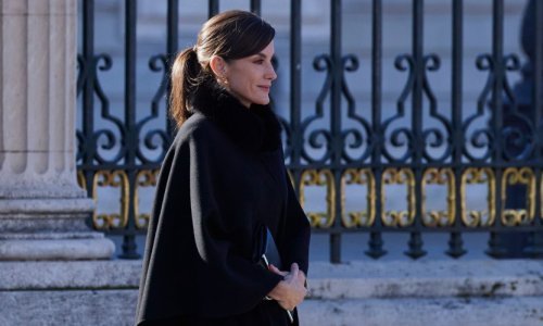 Chic ogrtač kraljice Letizije krio je neizmjerno elegantnu kombinaciju