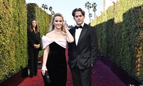 Svi su poludjeli za zgodnim sinom Reese Witherspoon; Evo čime je osvojio obožavateljice