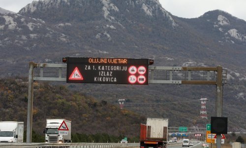 Vozači, oprez! Olujni vjetar zatvorio dionicu A1 i Jadranske magistrale