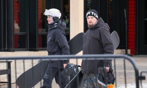 Bračna idila Cameron Diaz i Benjija Maddena na snježnim padinama