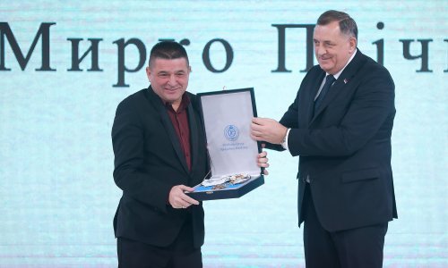 Milorad Dodik odlikovao Orbana i 'srpskog Thompsona' Baju Malog Knindžu