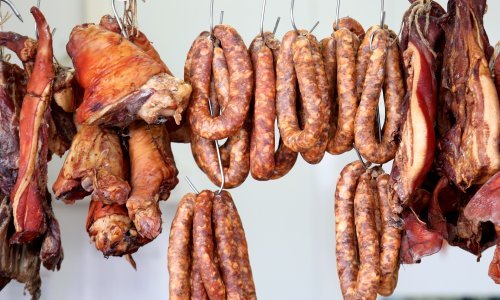 Lopov 'upao' u sušaru za meso i 'počistio' je, šteta veća od 900 eura