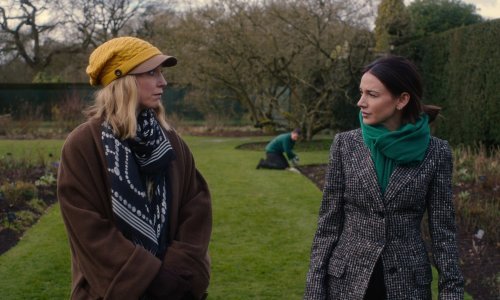 Svi govore o modnim komadima Maye iz Netflixove serije 'Fool Me Once', a evo što nosi