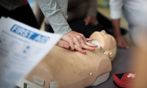 YouTube će vas od sada usmjeriti na videozapise prve pomoći u hitnim slučajevima