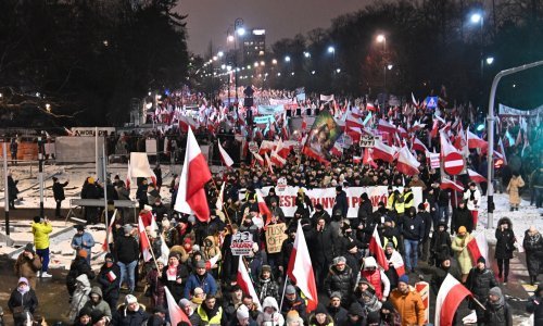 Deseci tisuća poljskih desničara na ulicama zbog uhićenja i reforme medija