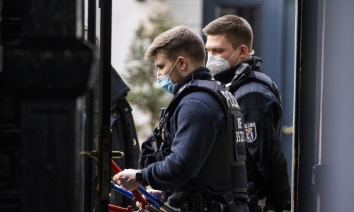 Njemačka policija upala u stanove neonacista, lažno se predstavljali kao tužitelji