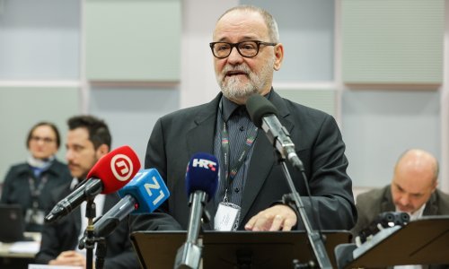 Tresla se brda, rodio se miš: Muzička akademija neće propasti, Fuchs obećao novac