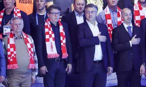 Politička i sportska elita bodrila Barakude s tribina u Zagrebu