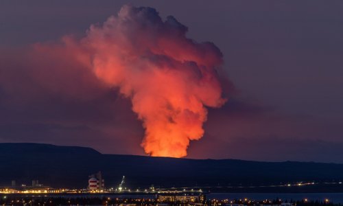 U islandskom gradu Grindaviku lava uništila više desetaka zgrada