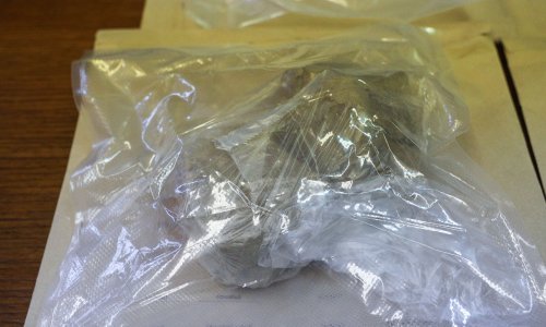 Policajci zaustavili Golfa u Trogiru, vozač dilao amfetamin, pronađene veće količine