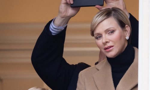 Princeza Charlene ima novu frizuru, ali i savršen ogrtač od kašmira