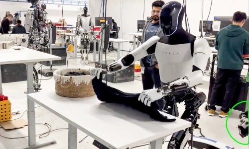 Elon Musk pokušao robota Optimusa prikazati sposobnijim nego što jest