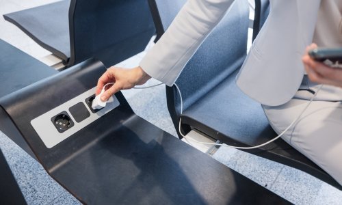 Punjenje mobitela na javnim mjestima može biti rizično: Pogledajte kako se zaštititi