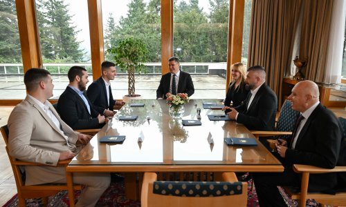 Milanović sa studentima strojarstva: 'Ako ostajete raditi u Hrvatskoj, to je sjajna vijest'