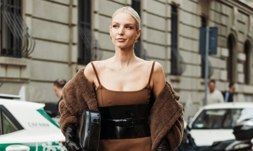 Smeđe haljine nikada nisu bile poželjnije, a ovako ih nose poznate dame