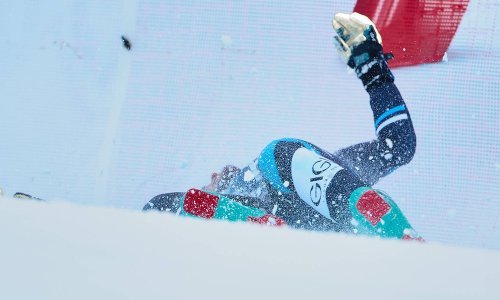 Užas u Kitzbühelu: Szollos glavom udario u zaleđenu stazu, ozlijedio se i Cuche