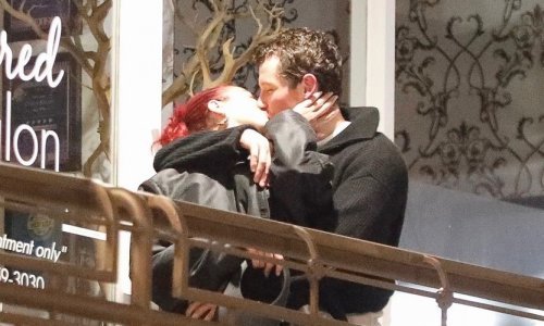 Tek što su vezu potvrdili, Dua Lipa i Callum Turner se prepustili strastima