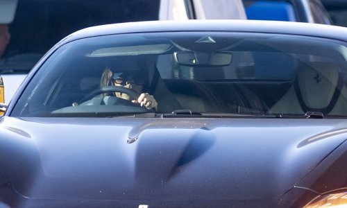 Jednostavno voli luksuz: Victoria Beckham iz Rolls-Roycea uskočila u Ferrari