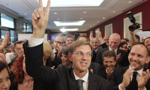 Slovenskom premijeru Ceraru popularnost raste zbog Piranskog zaljeva