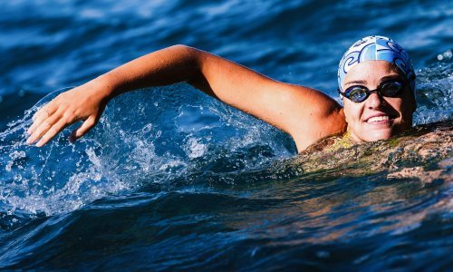 Tek joj je 28, a već je isplivala Oceanovih sedam: Upoznajte Dinu Levačić