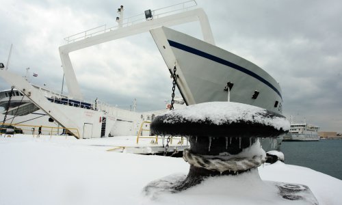 Zbog nepovoljnog vremena u prekidu trajektne i katamaranske linije
