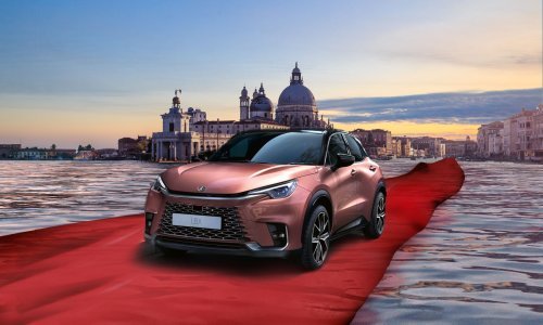 Potpuno novi Lexus LBX osvojio svoje prve velike europske nagrade: Automobil godine i mali SUV godine