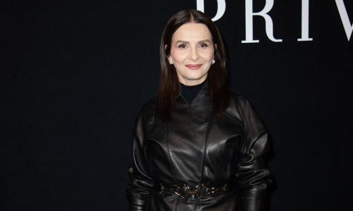 Stajling ove divne Francuskinje dokaz je da crno od glave do pete ne mora biti dosadno